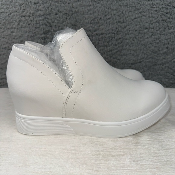 Journee Collection Shoes Womens 8.5 White Platform Slip On Wedge Sneaker NEW - Picture 4 of 7